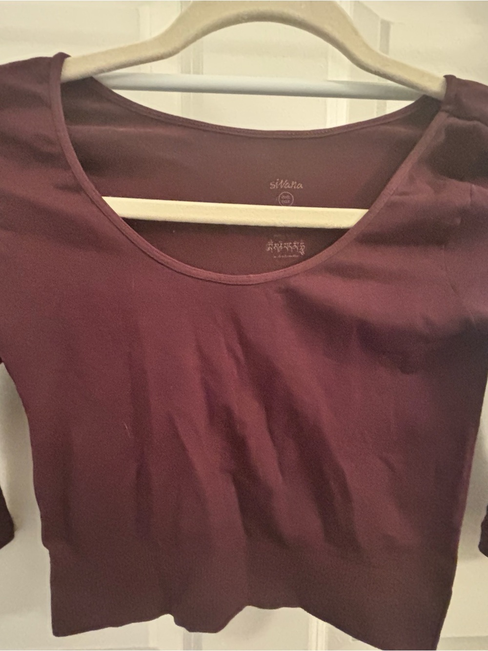 Women's Scoop Neck Crop Top — Burgundy